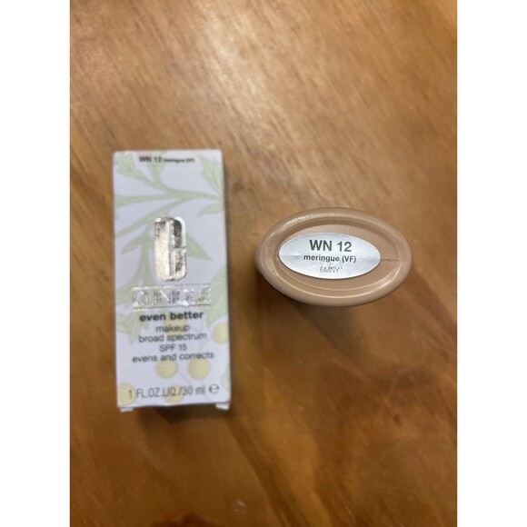 Clinique Even Better Makeup Broad Spectrum SPF 15 Discontinued Formula -WN12 - Picture 3 of 8